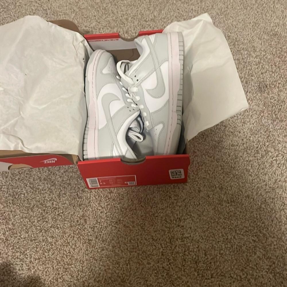 Women’s Nike White/Photon Dust Dunks New Never Worn but Tried On